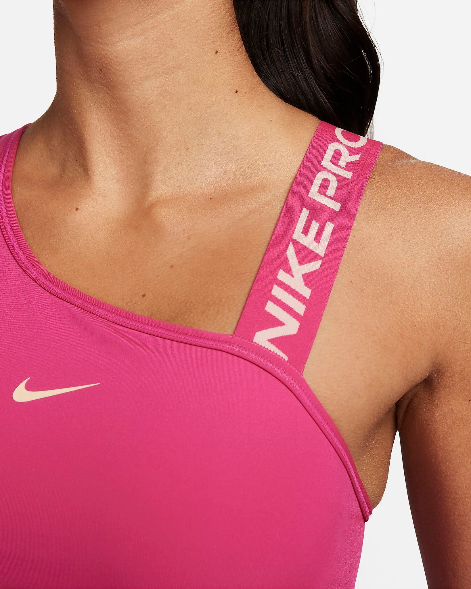 Nike Pro Swoosh - Bra deportivo asimétrico de media sujeción para mujer