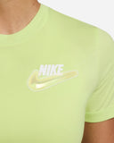 Nike Sportswear - Playera corta entallada para mujer